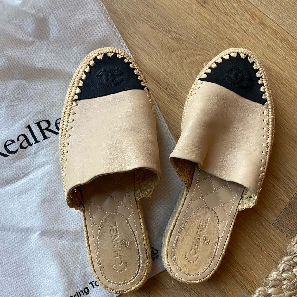 2018 Chanel CC Logo Mules